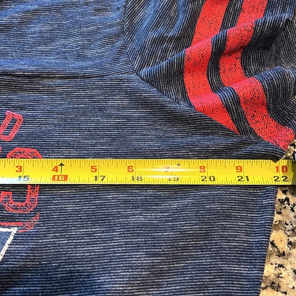 NFL Team Apparel New England Patriots Blue Heathered V-Neck T - Shirt - Picture 11 of 11
